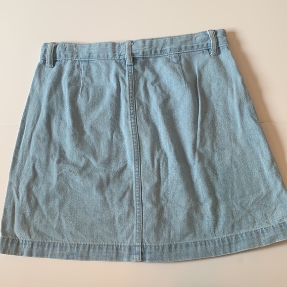 GAP button down Denim skirt with pockets, size 28 - Picture 5 of 6